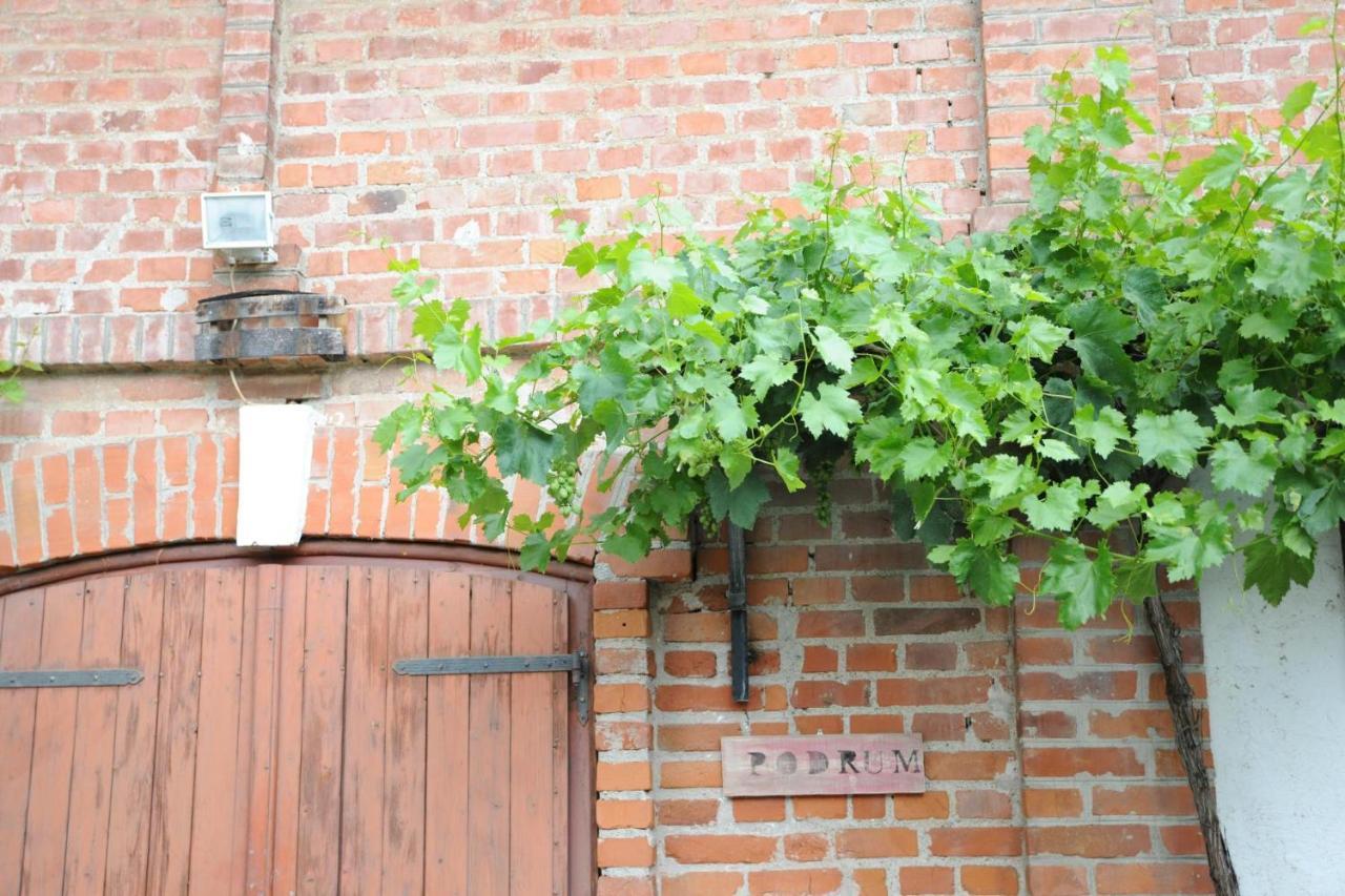 Wellness B&B Winery Sontacchi Kutjevo Exterior foto